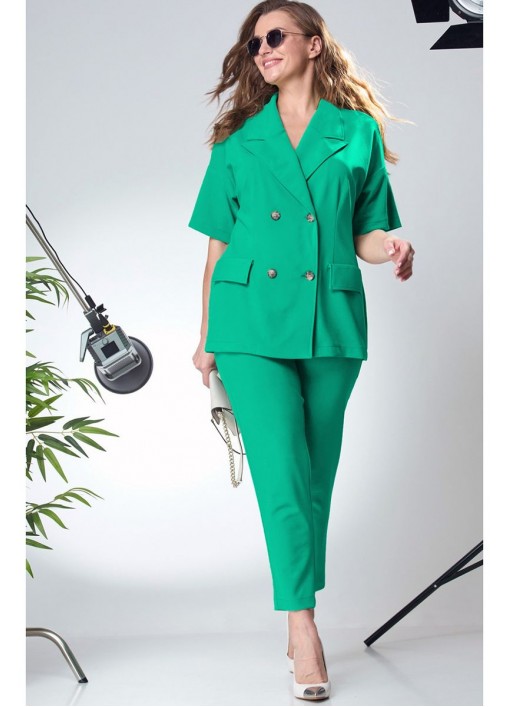 Брючный костюм Anastasia 829 зеленый